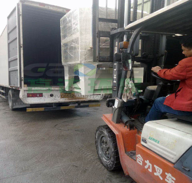等離子国产麻豆三级片裝車